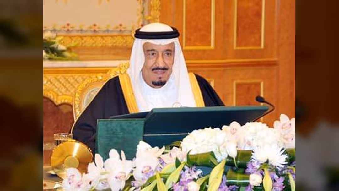 العاهل السعودي: نؤيد حلاً سياسياً في اليمن وفقاً للمبادرة الخليجية والقرار 2216