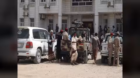 اغتيال محافظ عدن بسيارة مفخخة