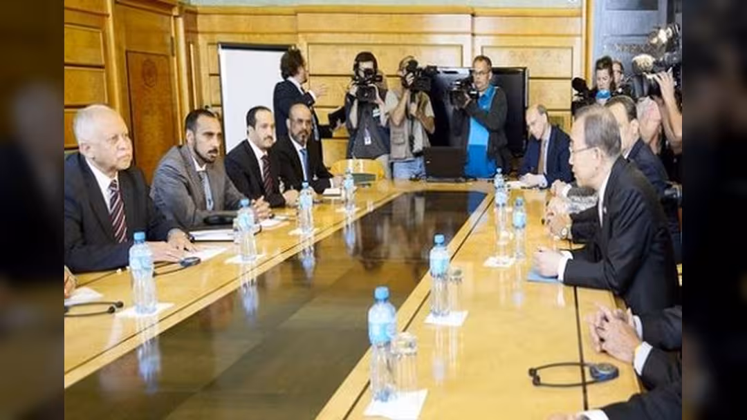 وفد الحكومة الشرعية يغادر الرياض إلى جنيف