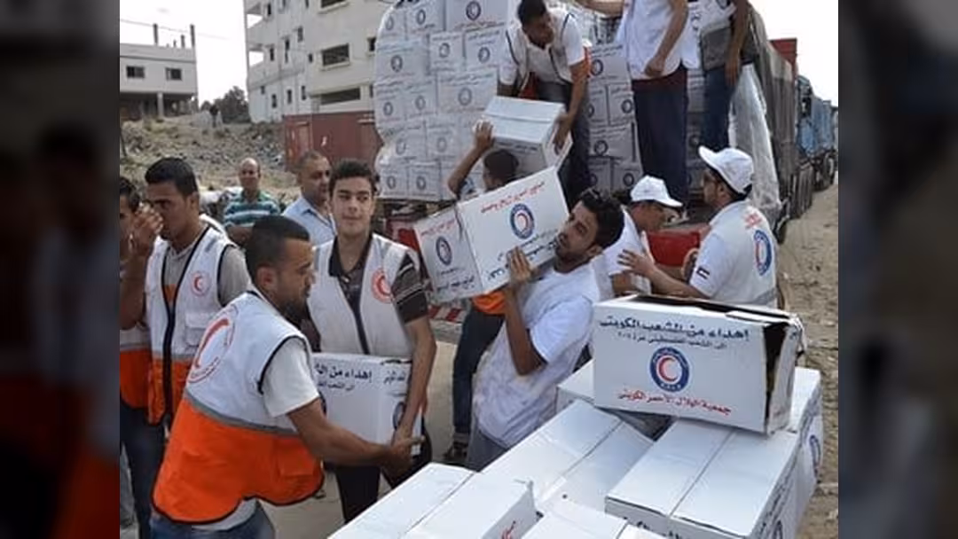 وصول الدفعة الخامسة من المساعدات الكويتية إلى ميناء عدن