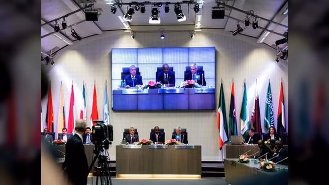 أوبك ترفع سقف إنتاجها إلى 31.5 مليون برميل يومياً