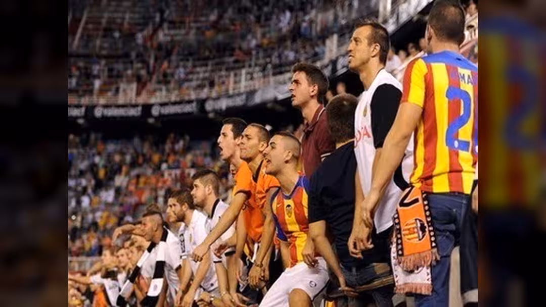 هدف التعادل لفالنسيا امام برشلونة يخطف حياة مشجع!