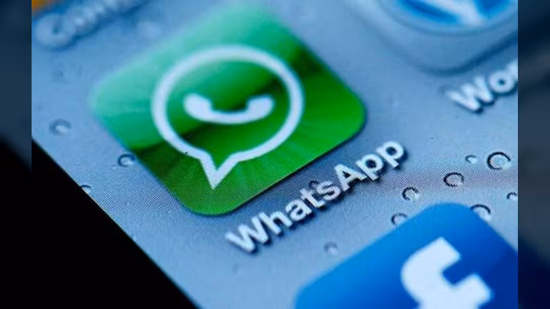 "واتساب" توضح سبب إلغاء اشتراكها السنوي