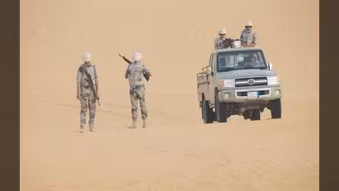 مقتل جندي سعودي بمقذوفات عسكرية من اليمن