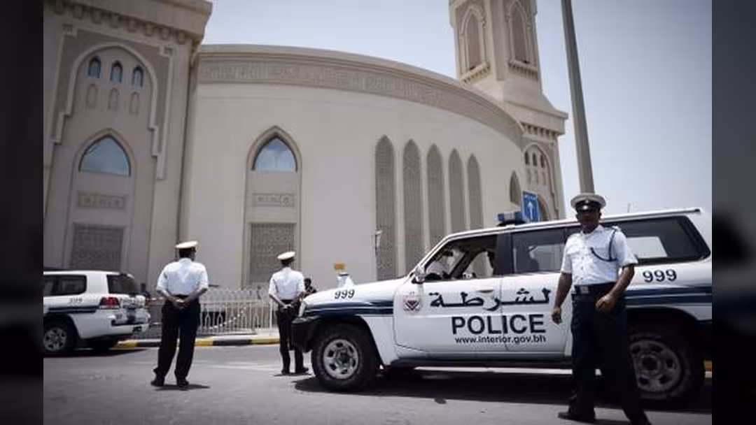 البحرين تتّهم "إرهابيين" بالتخابر مع الحرس الثوري وحزب الله