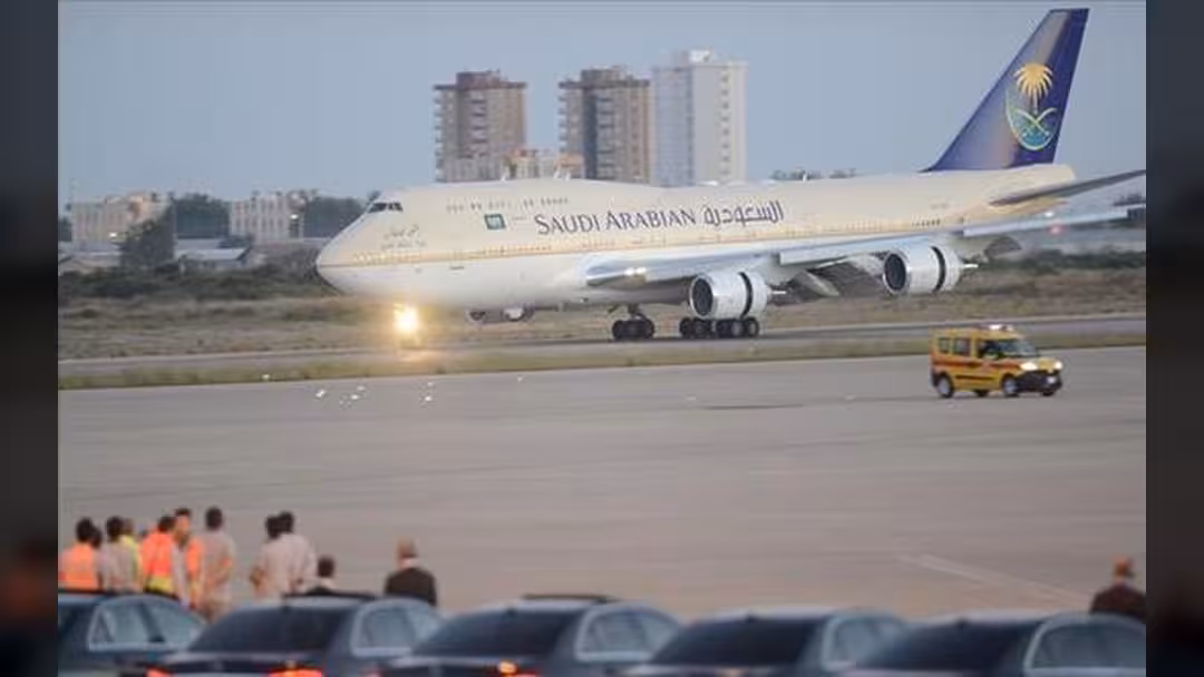 السعودية تعلن وقف كافة الرحلات الجوية من وإلى إيران