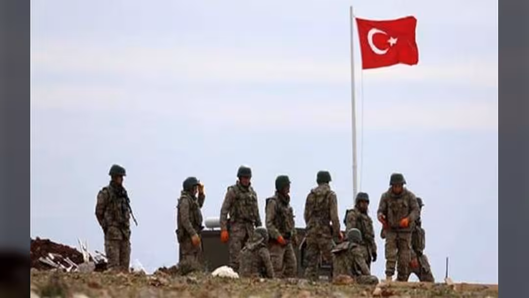 الجيش التركي يعلن مقتل 12 مسلحاً كردياً