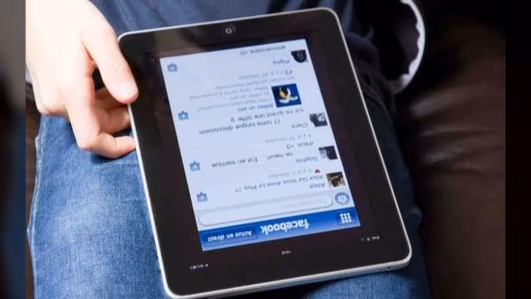فيسبوك ويوتيوب.. المنصّتان الأكثر استخداماً في 2015