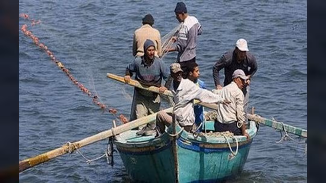 إطلاق سراح 13 بحارا مصريا احتجزوا بميناء الحديدة