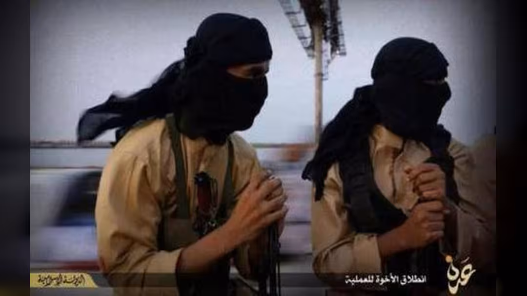 "داعش اليمن" يحذر من الالتحاق بالجيش والشرطة ويكفّر أفرادهما (بيان)