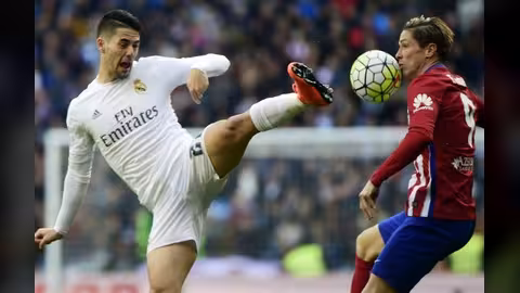 بيريز وزيدان يحددان 10 اسماء في قائمة سوداء مهددة بالرحيل عن ريال مدريد (صورة)