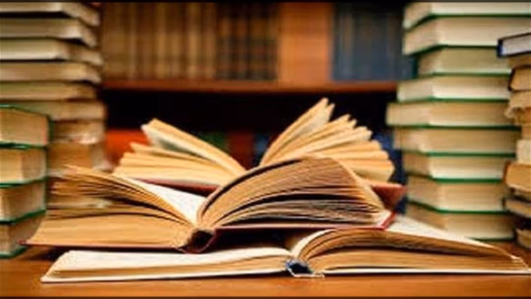"التكنولوجيا والسياسة" يستعرض تأثير التكنولوجيا في إدارة حياة الإنسان