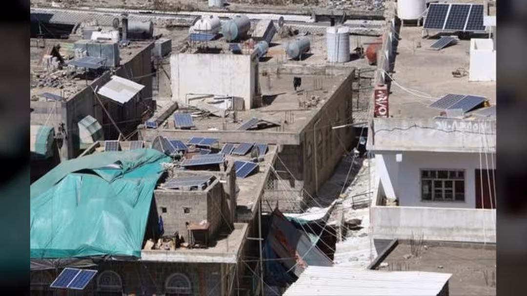 الطاقة الشمسية تفتح نافذة ضوء في حياة اليمنيين