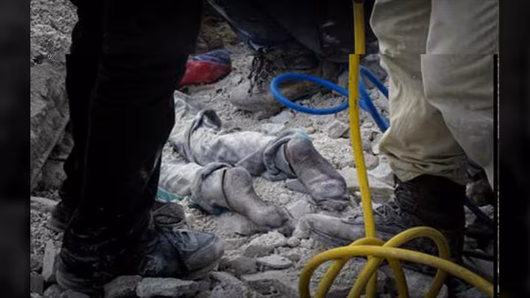 مقتل 10 سوريين بغارات روسية في حلب