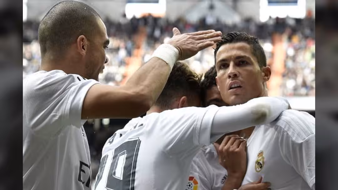 كريستيانو يلجأ لأطباء برشلونة للتعافي من إصابته