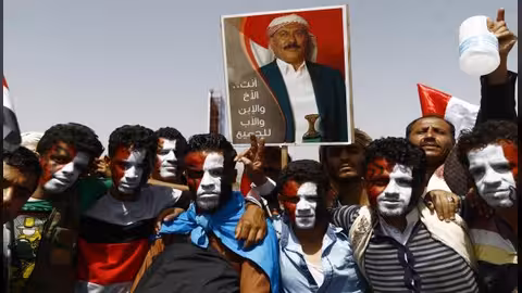 انقسامات شريكي انقلاب اليمن: استعراض بالميادين وتراشق بين الأنصار