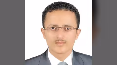 أكوام القمامة وشبح الكوليرا