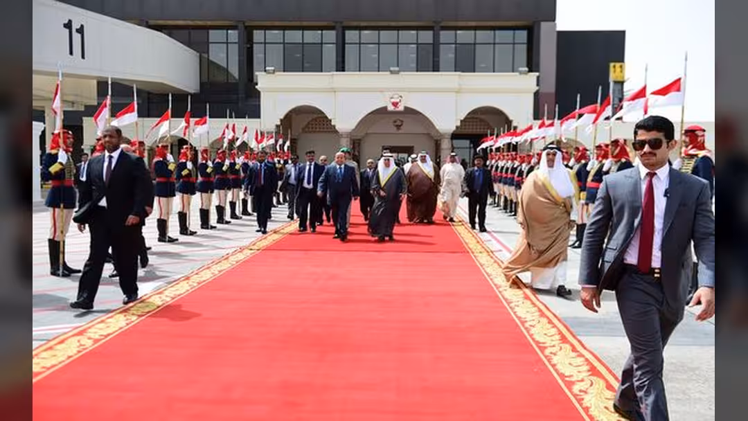 هادي يعود  إلى الرياض بعد بعد زيارة للكويت والبحرين