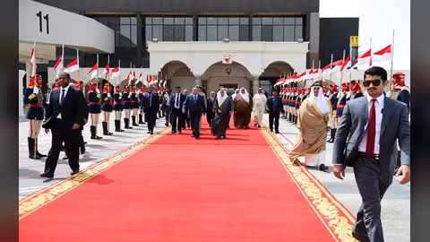 هادي يعود  إلى الرياض بعد بعد زيارة للكويت والبحرين