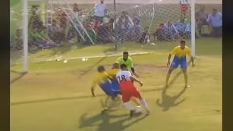 هدف مارادوني عالمي في الملاعب الفلسطينية (فيديو)