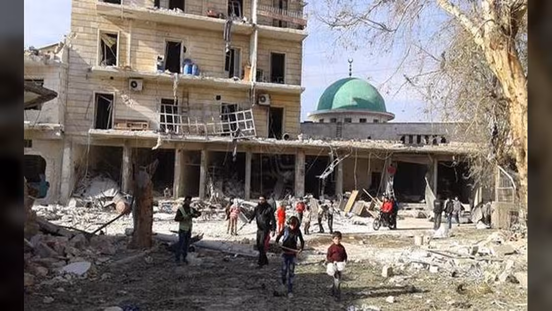 سوريا: حلب تعلّق صلاة الجمعة لتلافي غارات النظام
