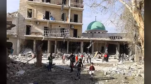 سوريا: حلب تعلّق صلاة الجمعة لتلافي غارات النظام