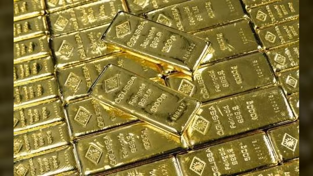 الذهب يتجه لأفضل أداء شهري منذ فبراير