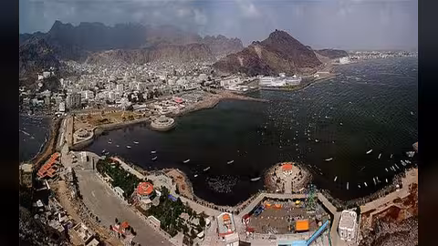 الحكومة: البعثات الدبلوماسية ستعود قريبا إلى عدن