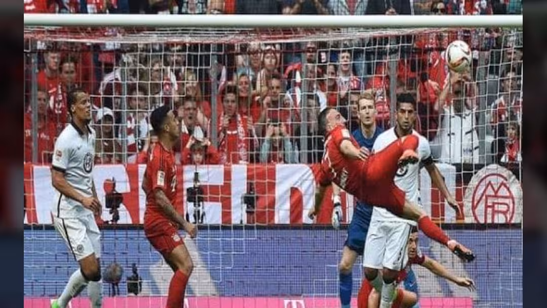 بالفيديو.. ريبري يقود بايرن لفوز صعب على فرانكفورت بهدف خرافي