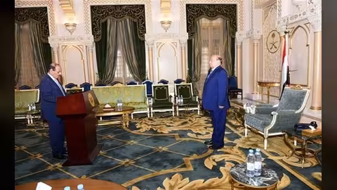 الأحمر وبن دغر يؤديان اليمين الدستورية أمام الرئيس هادي