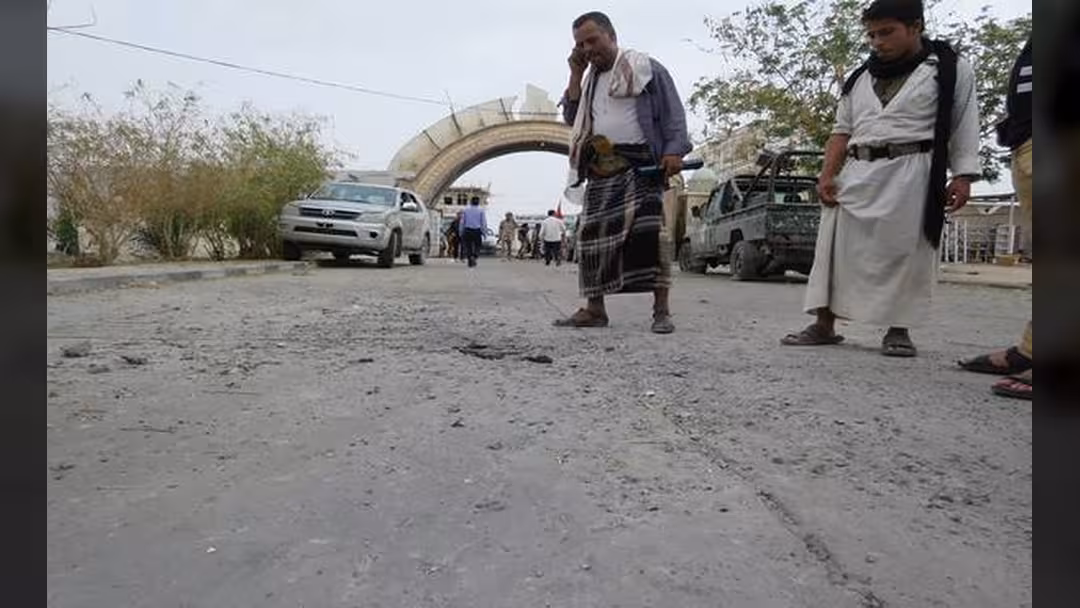 قتلى وجرحى بينهم طبيب جراء سقوط قذيفة كاتيوشا على مستشفى بمأرب