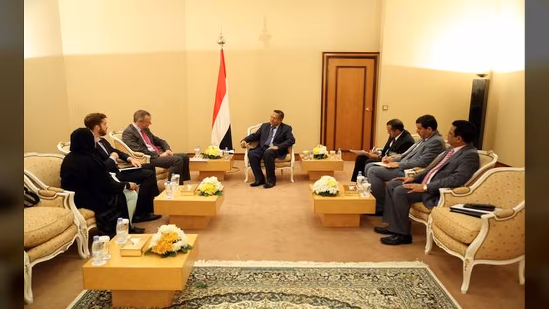 الحكومة تؤكد حرصها على إنجاح مفاوضات الكويت