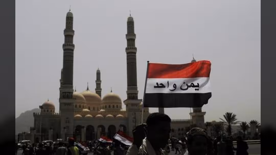 ذكرى "الوحدة": صالح يهاجم هادي والبيض يحذّر من الأقاليم