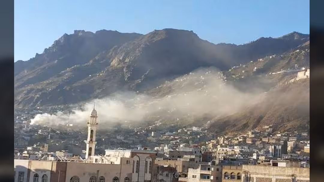 طيران التحالف يقصف مواقع الحوثيين في تعز