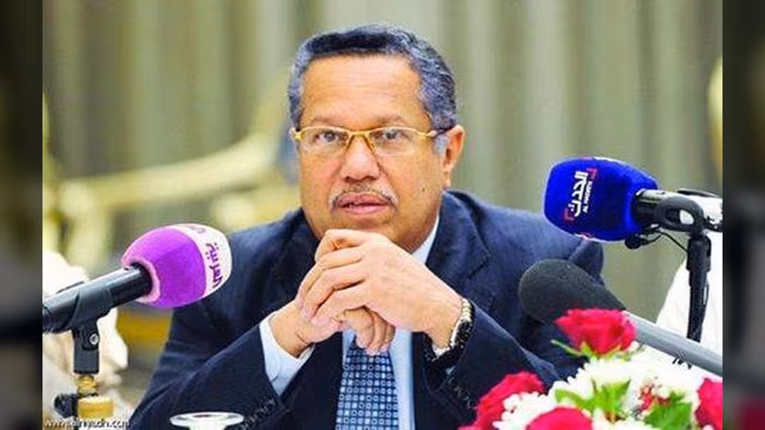 بن دغر يقدم مقترحاً بشأن العالقين اليمنيين بالخارج بسبب كورونا