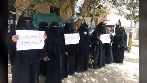 أسر الصحفيين المخفيين تواصل الاحتجاج لليوم الرابع على التوالي (صور)