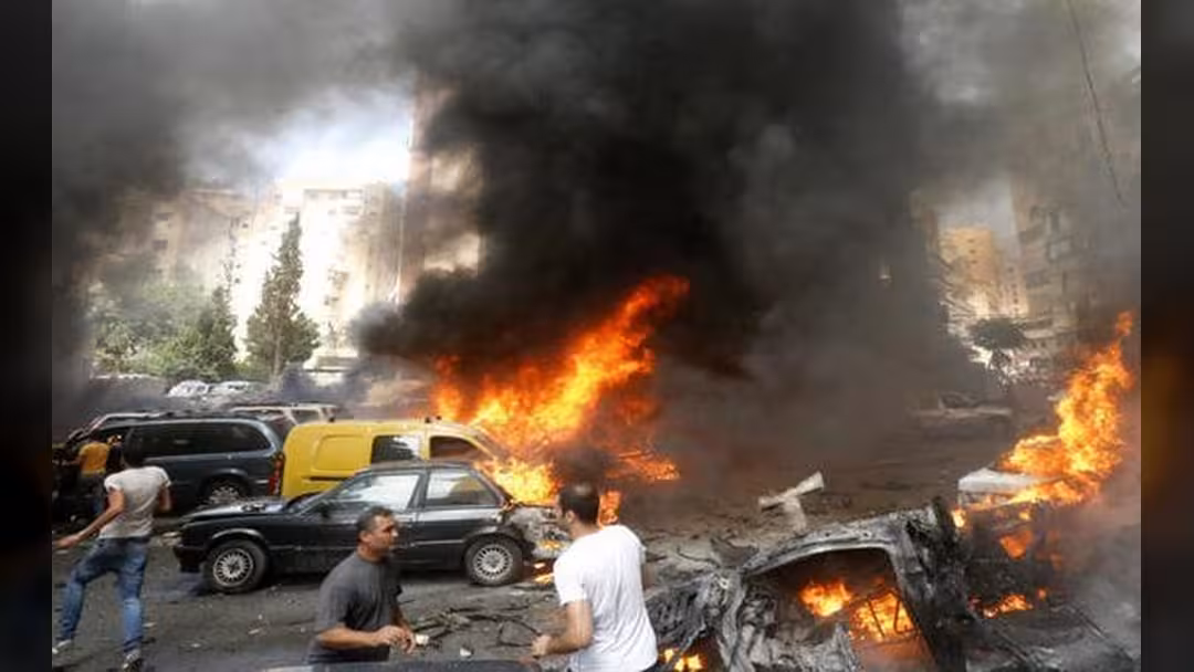 مقتل وإصابة 22 شخصا في انفجارين ببغداد