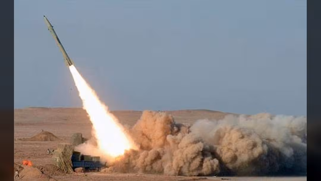 الحوثيون يطلقون صاروخا باليستيا على "نجران"