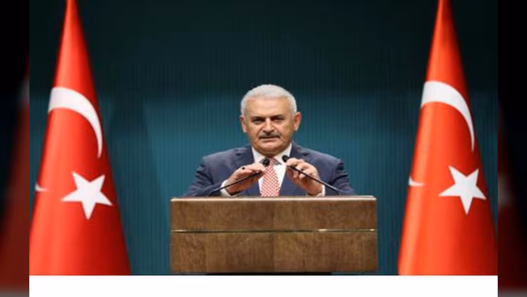 رئيس الوزراء التركي يعلن التشكيلة الحكومة الجديدة
