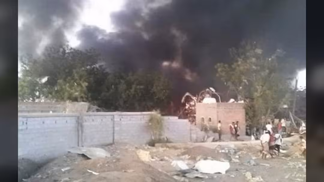 مقتل وإصابة 9 أشخاص بغارة جوية في لحج