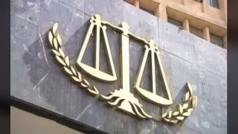 محكمة مصرية تعاقب 19 شرطيا بالحبس لإدانتهم في قضية هروب مساجين