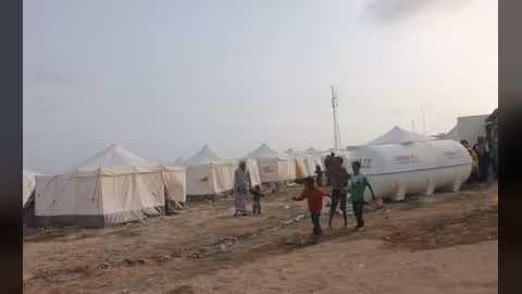 الحنق يبحث أوضاع اللاجئين اليمنيين في الصومال
