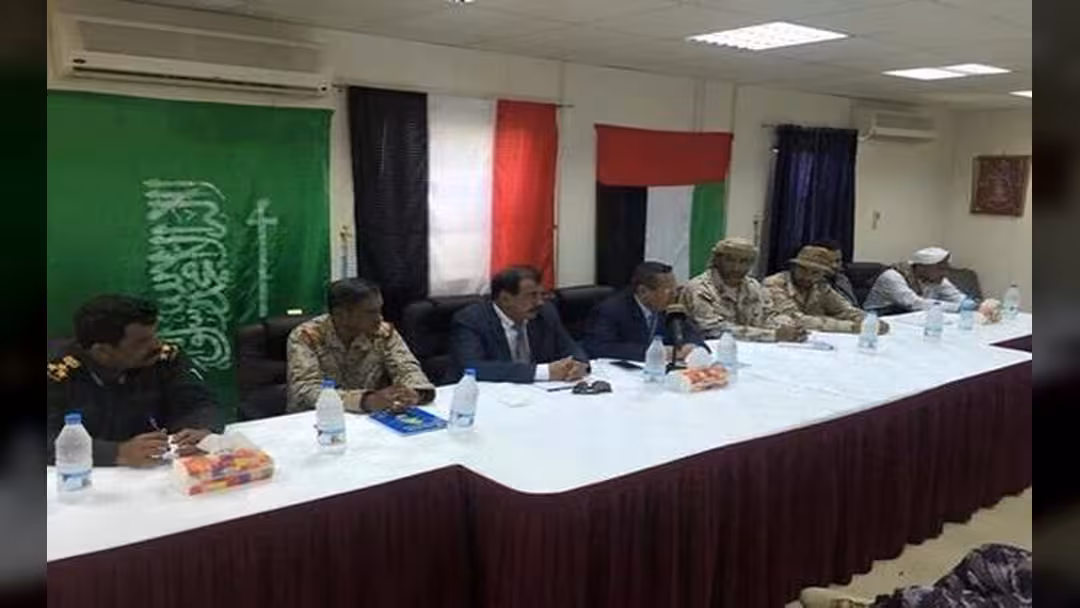 بن دغر يجتمع بقيادة حضرموت ويدعو لمضاعفة الجهود الأمنية