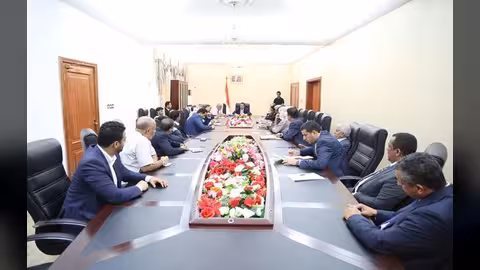 حكومة بن دغر تعقد اجتماعاً استثنائياً بالقصر الجمهوري في عدن