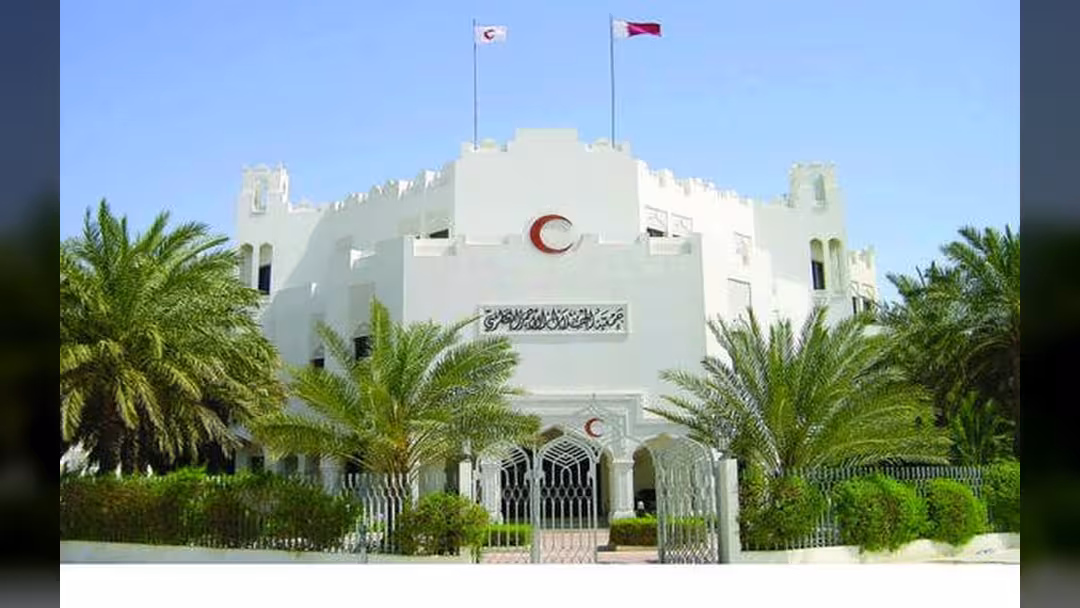 الهلال الأحمر القطري يقدم أجهزة طبية لمرضى الاستسقاء الدماغي باليمن