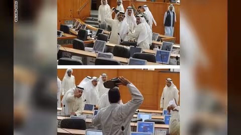 شجار ب "العقال" و"النعال" بين نواب بمجلس الأمة الكويتي (فيديو)