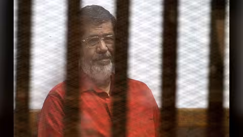 المؤبد لمرسي والإعدام لـ6 آخرين في "قضية التخابر"