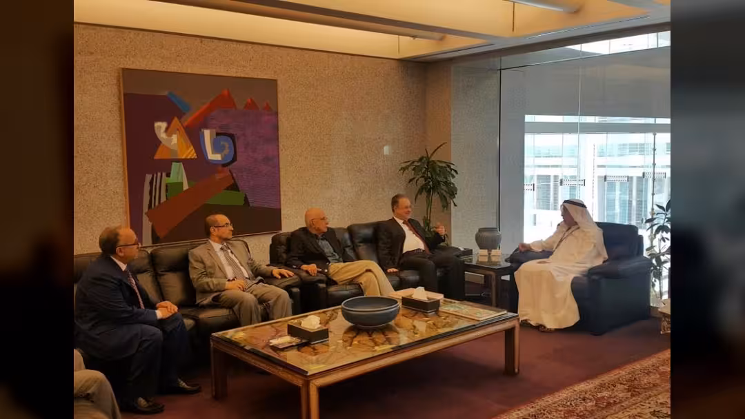 بن همام يعقد لقاءات هامة بين الكويت والرياض لإنقاذ الاقتصاد اليمني