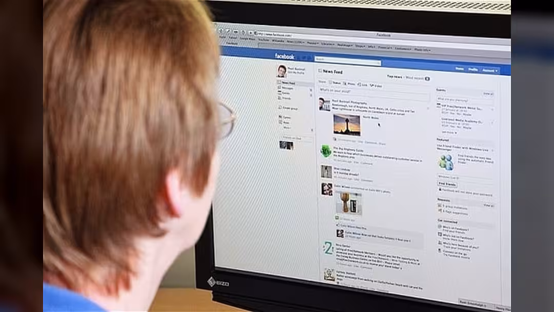 برمجية خبيثة على "فيسبوك" تسرق البيانات "بالمنشن".. احذروها