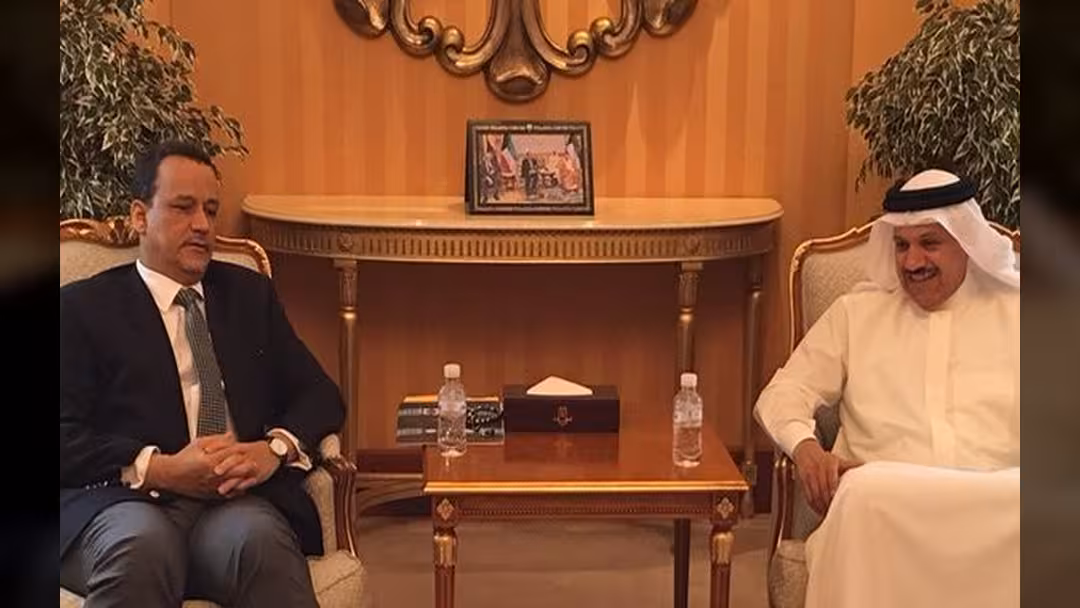 ولد الشيخ يلتقي أمين عام مجلس التعاون الخليجي في الكويت